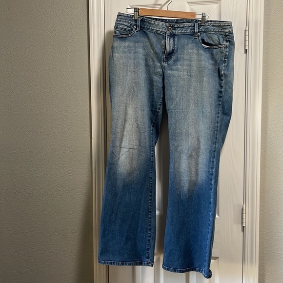 Loft Curvy Boot Jeans - Picture 7 of 9